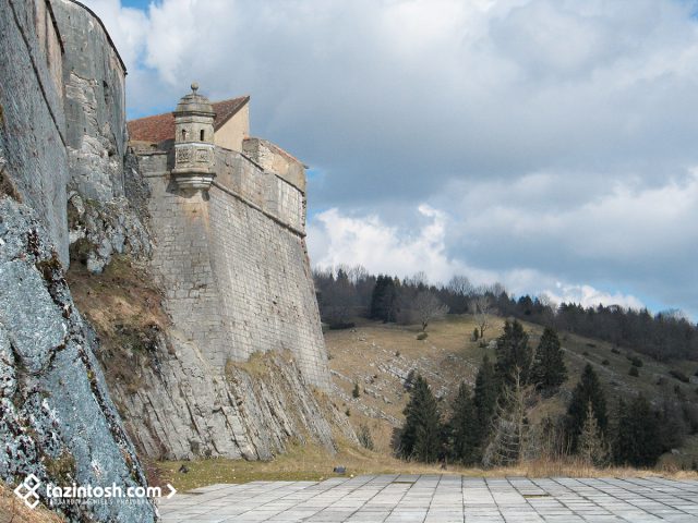 Ajout - Relief et remparts