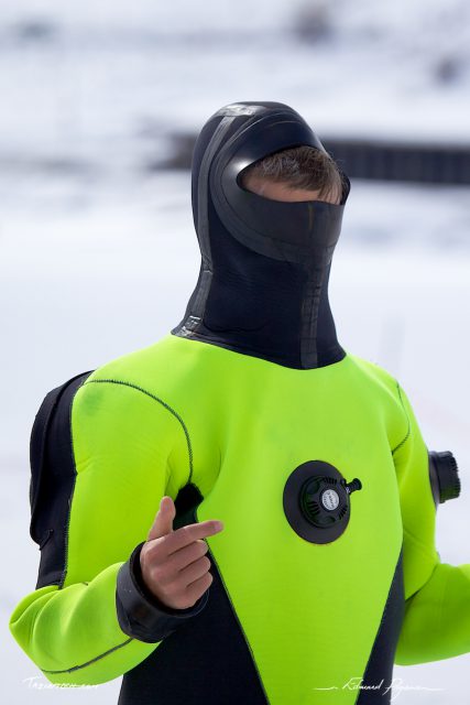 Plong&eacute;e sous glace &agrave; Tignes 