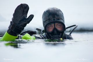 Plong&eacute;e sous glace &agrave; Tignes 