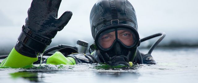 Plong&eacute;e sous glace &agrave; Tignes