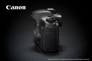 Canon EOS 7D &bull; Vue c&ocirc;t&eacute; gauche 