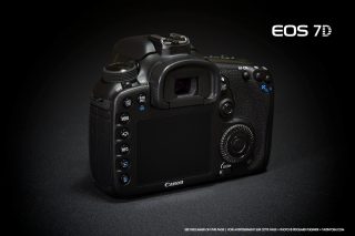 Canon EOS 7D &bull; Vue 3-4 arri&egrave;re gauche 