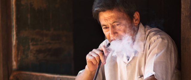 Fumeur &agrave; Bhaktapur