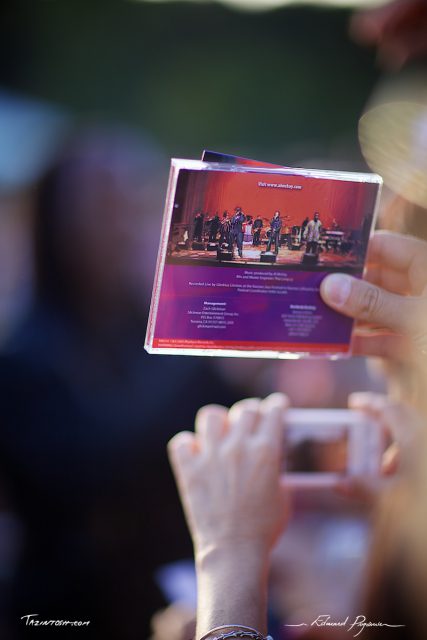 Earth, Wind & Fire &bull; CD Cover