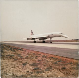 2 &bull; Concorde au roulage, quelques secondes apr&egrave;s l'atterrissage. 