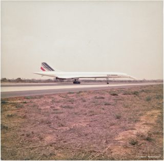 4 &bull; Retour d'escale, le Concorde quitte le taxiway et se pr&eacute;sente sur la piste. 